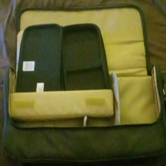 Nintendo switch carrying bag (Zelda BOTW) with matching satchel - Picture 3 of 3